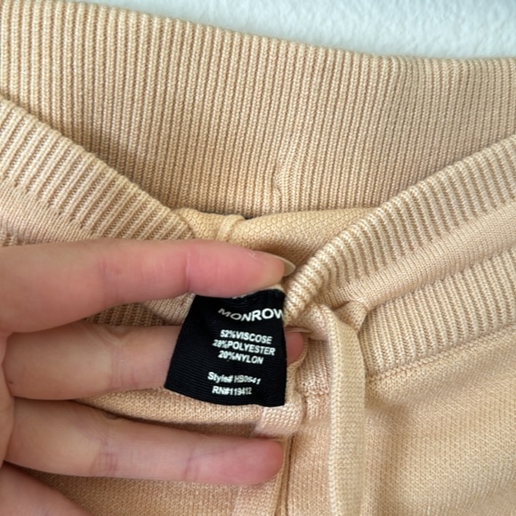 NWOT Monrow ultra soft knit cargo jogger small - Picture 2 of 3